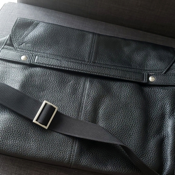 NWOT Bosca messenger bag, black - Picture 9 of 15